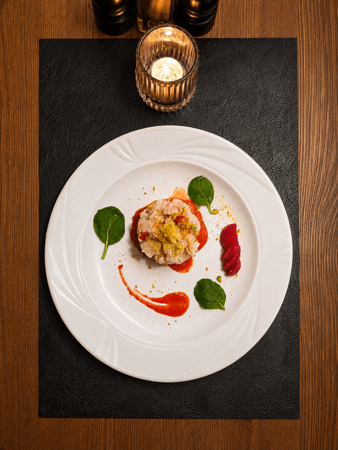 Garnelentatar mit Pistazien und frischen Erdbeeen im CASA NOSTRA Restaurant in Bochum